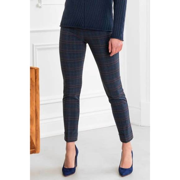 Lisette Paisley 28